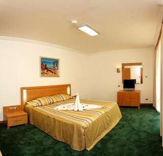 Курортные отели Emerald Beach Resort & Spa Равда Апартаменты с 2 спальнями и балконом (для 4 взрослых и 2 детей)-2
